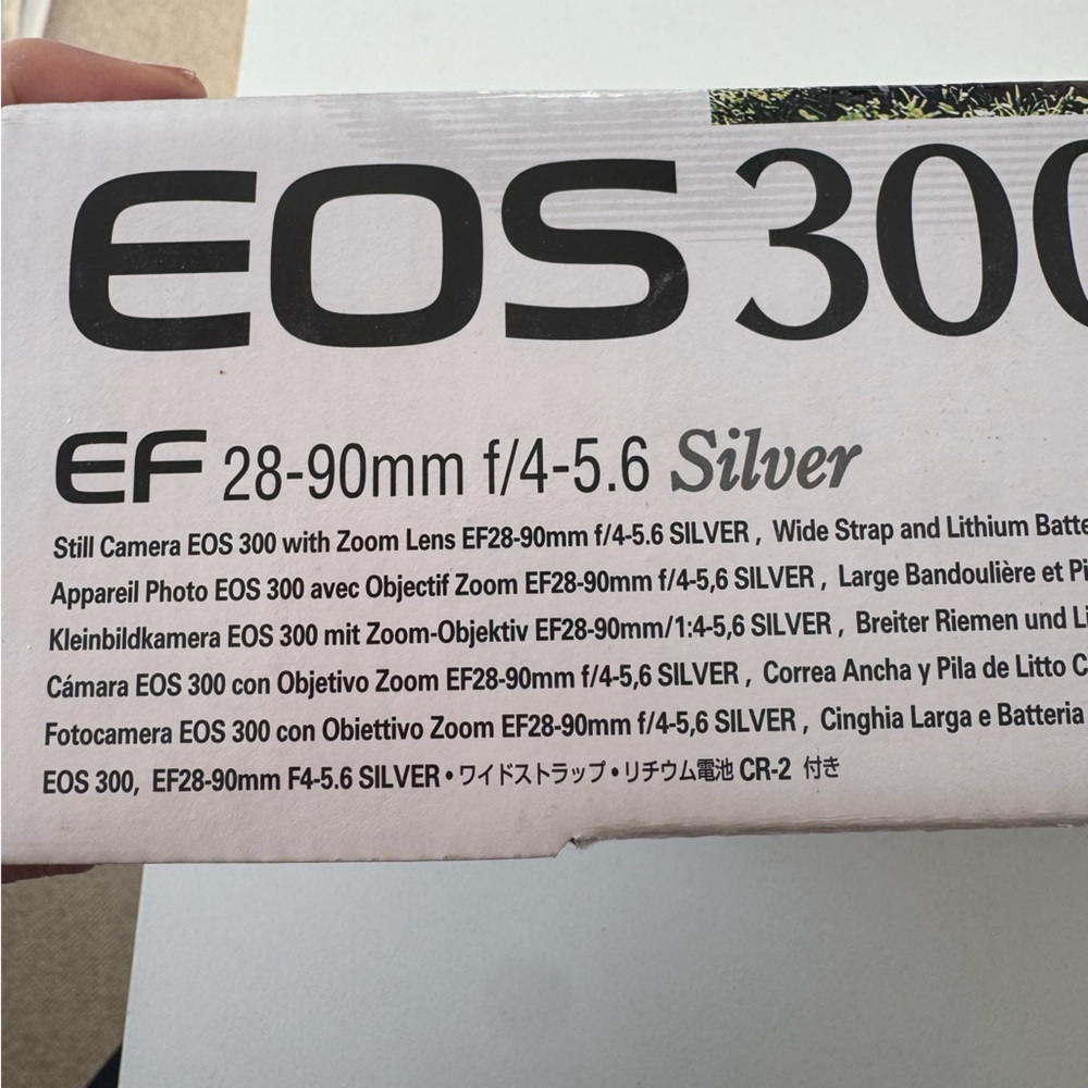 Canon EOS 300 Kit Silver Film Camera - Picture 7 of 10